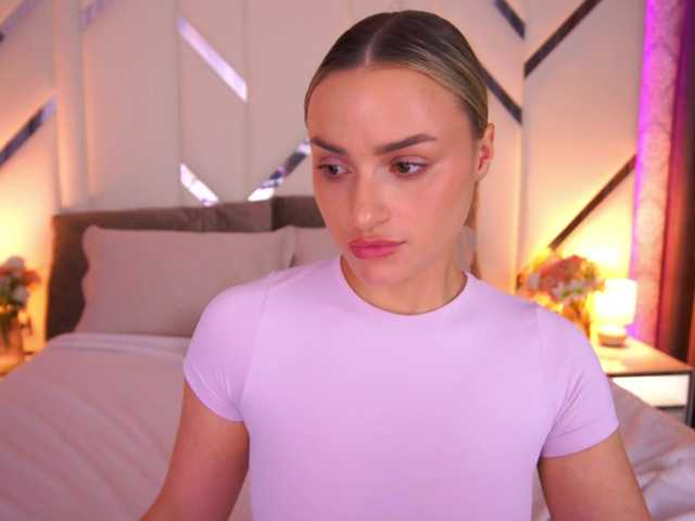 FloraGreys online show from July 29, 3:19 pm