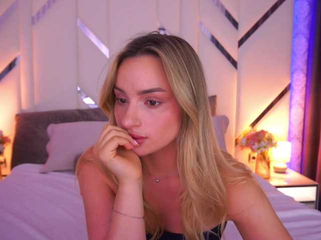 FloraGreys online show from July 30, 5:09 pm
