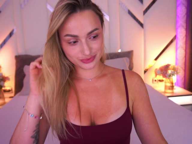 FloraGreys online show from August 14, 5:38 pm