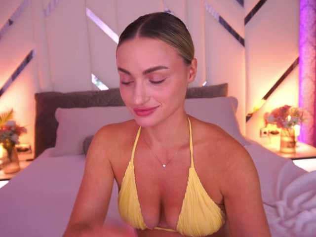 FloraGreys online show from August 15, 9:13 am