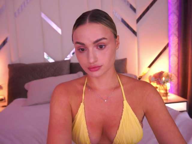 FloraGreys online show from August 15, 3:27 pm
