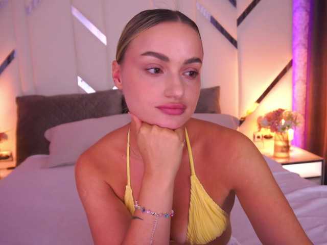 FloraGreys online show from August 15, 4:33 pm