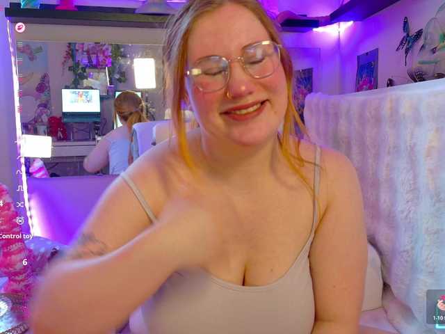 FluffyRainbowKity online show from August 6, 3:11 pm