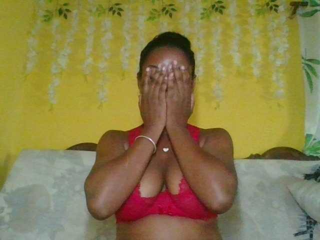 FredahSannie online show from May 18, 5:30 am