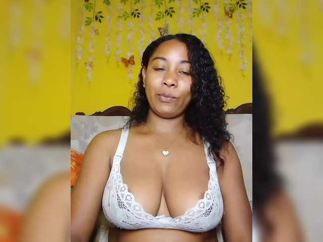 FredahSannie online show from July 14, 1:36 pm