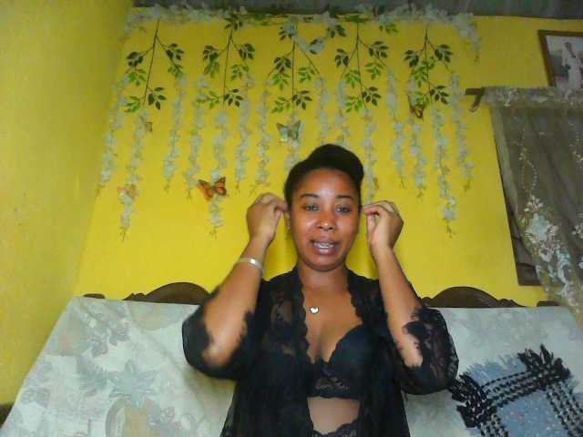 FredahSannie online show from July 17, 5:40 am