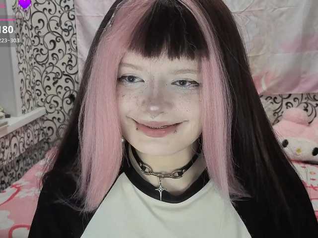 FrirenLovv online show from August 9, 4:19 pm