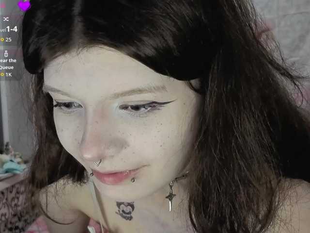 FrirenLovv online show from August 14, 5:27 pm