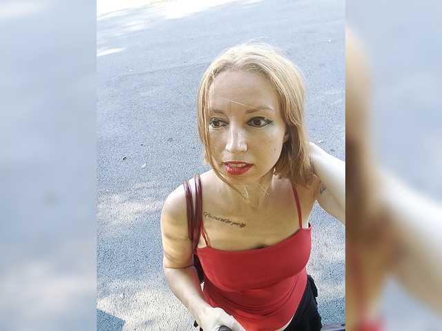 GLAMYR252 online show from August 10, 12:28 pm
