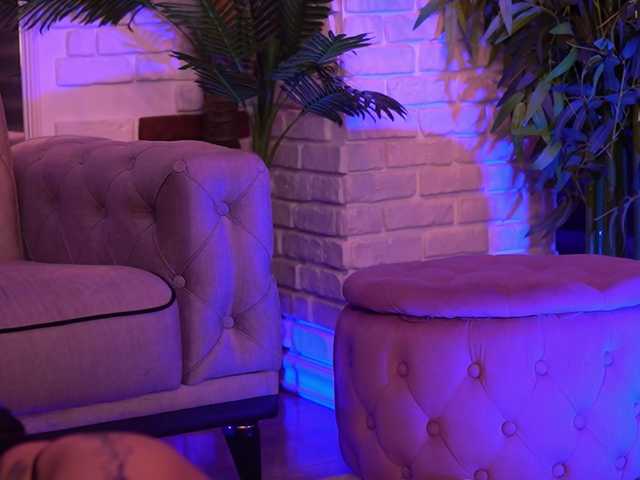 GallienneGolld online show from August 12, 7:05 pm