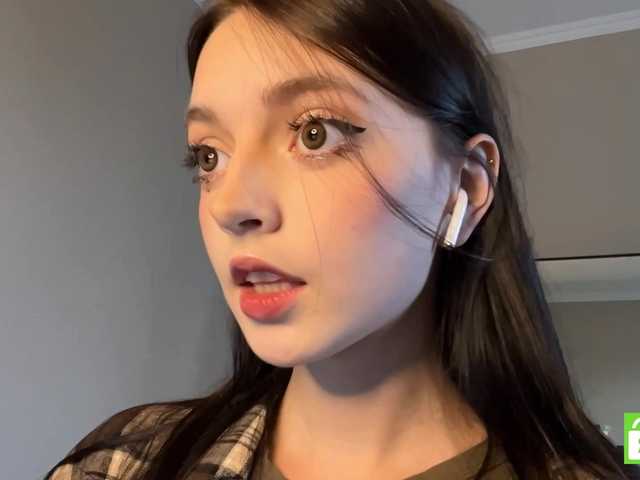 GennyValerio online show from August 14, 2:43 pm