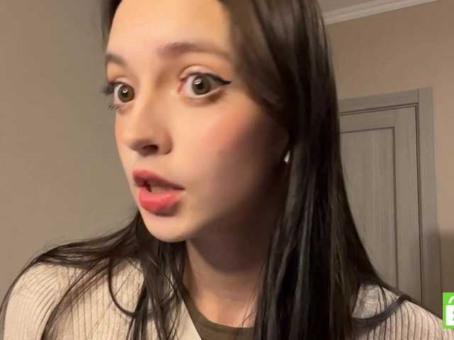 GennyValerio online show from August 14, 6:33 pm