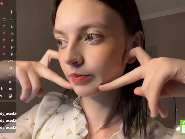 GennyValerio online show from August 17, 5:18 pm