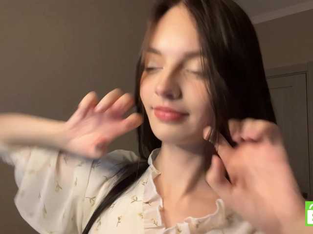 GennyValerio online show from August 17, 6:57 pm