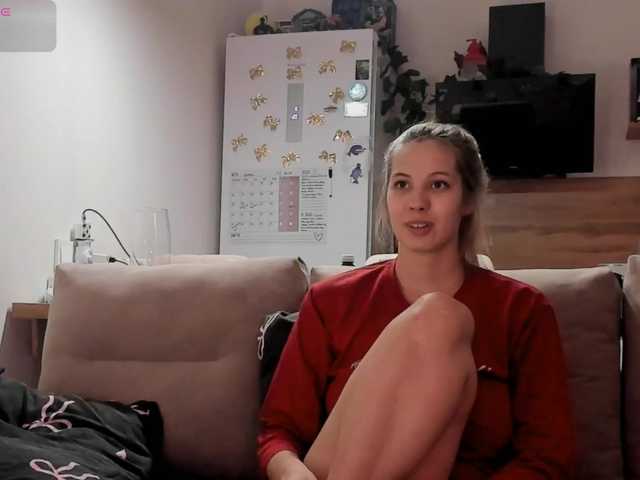 Girlalonehome online show from August 1, 8:37 pm