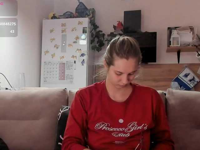 Girlalonehome online show from August 1, 11:55 pm
