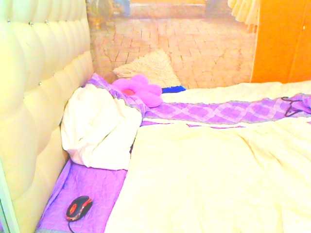 HOTLILLIE online show from August 11, 5:37 pm