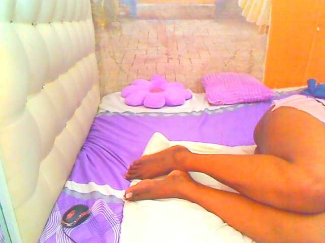 HOTLILLIE online show from August 13, 1:25 pm