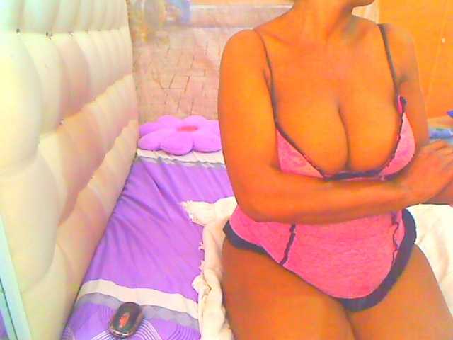 HOTLILLIE online show from August 14, 3:59 pm