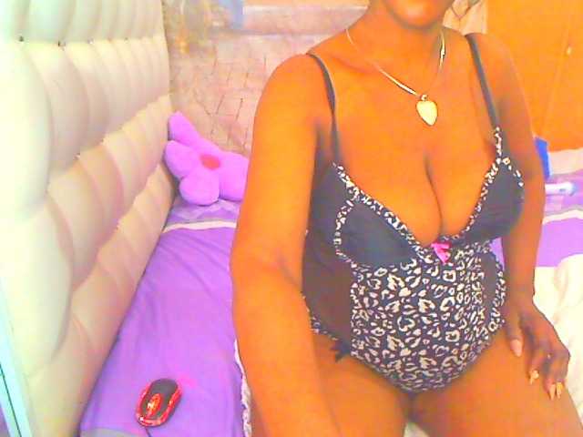 HOTLILLIE online show from August 15, 6:01 pm