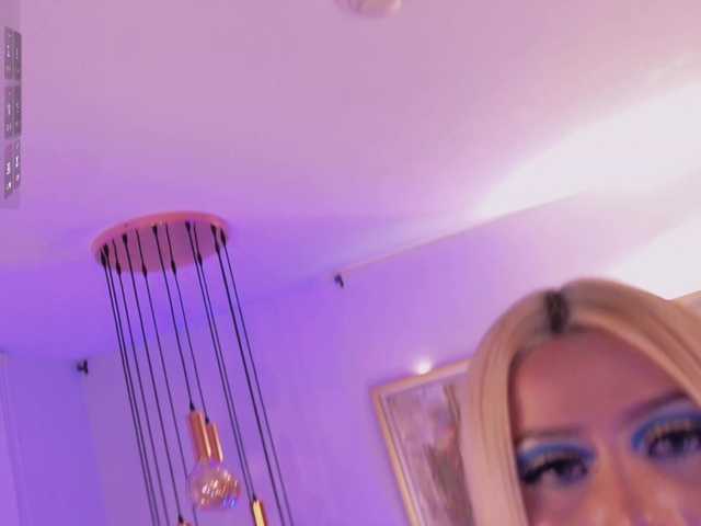 HannaConnor online show from August 5, 2:20 am