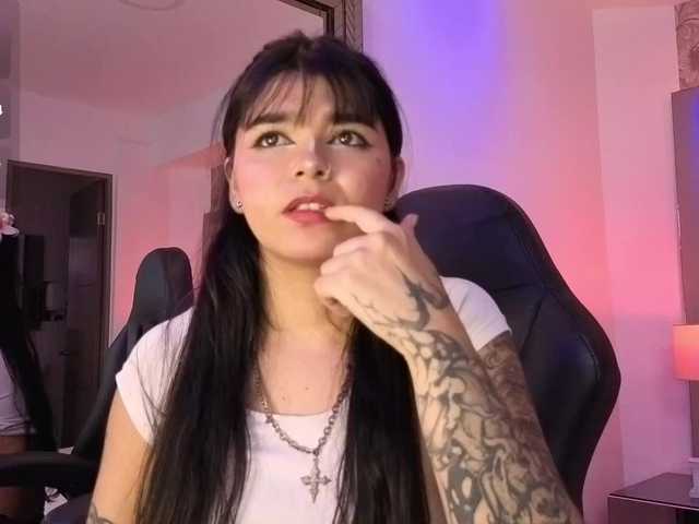 HannaEvans online show from August 14, 5:16 pm
