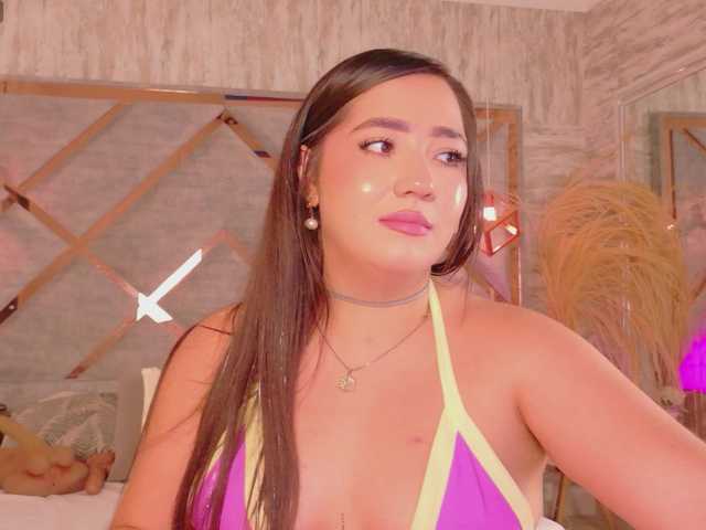HannahPrada online show from August 4, 6:16 pm