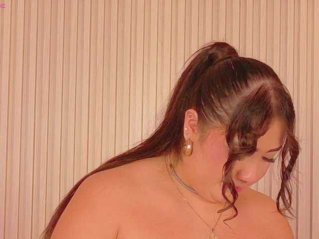 HannahPrada online show from August 6, 12:04 pm