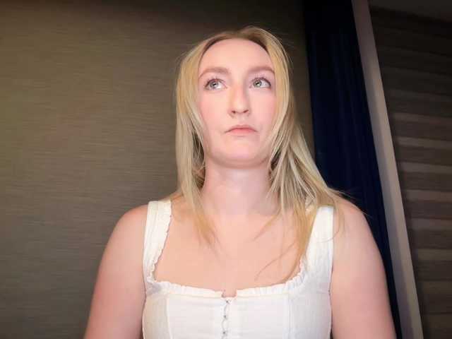 HazyLuna online show from July 31, 7:19 pm