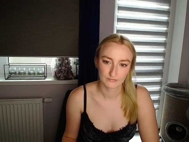 HazyLuna online show from August 1, 3:18 pm
