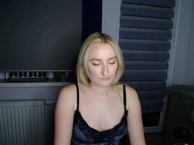 HazyLuna online show from August 1, 9:32 pm