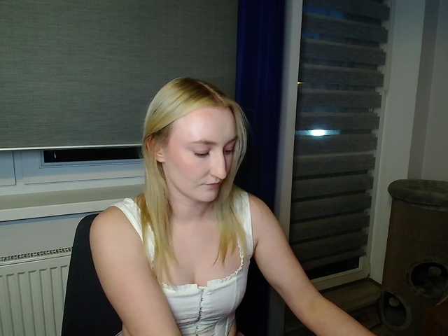 HazyLuna online show from August 8, 7:36 pm