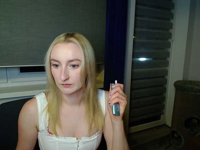 HazyLuna online show from August 8, 11:05 pm