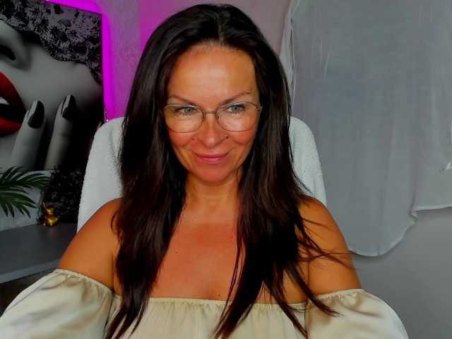 HelenSHOW1 online show from August 4, 1:52 pm