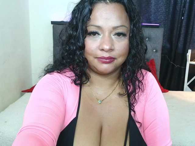 AuroraCurvy online show from August 13, 4:21 pm