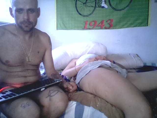 HerculoySenos online show from August 12, 4:31 pm