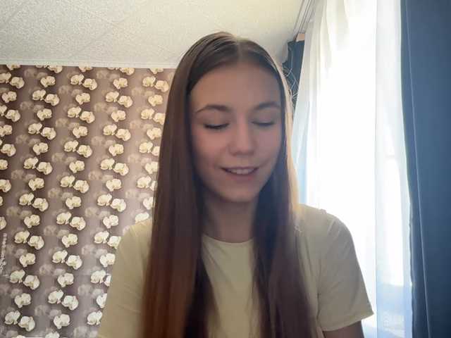 HildredMoralis online show from August 11, 8:38 am
