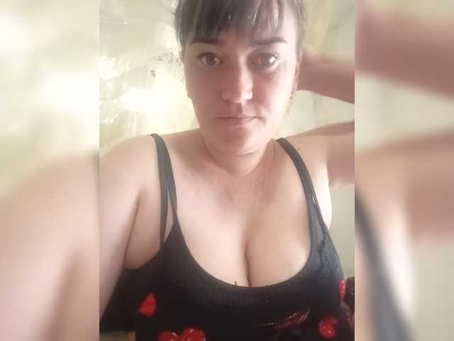 HollyLaBerry online show from July 12, 5:47 am