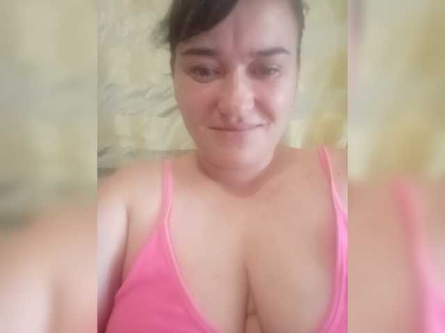 HollyLaBerry online show from August 3, 5:47 am