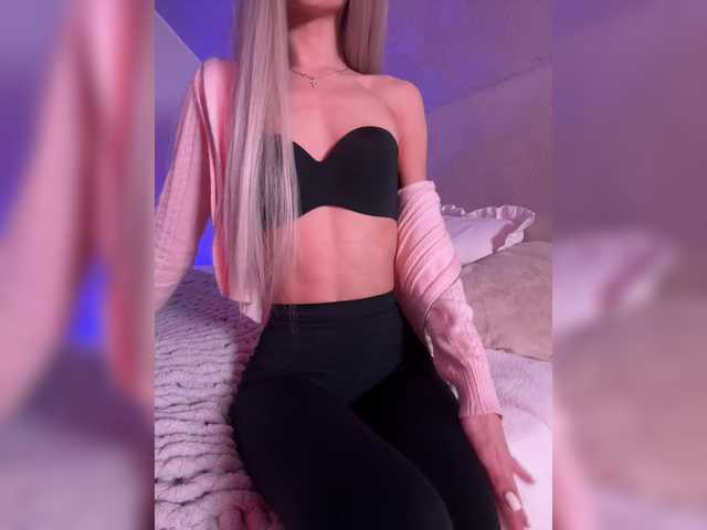 HollyPolly111 online show from August 9, 8:10 pm