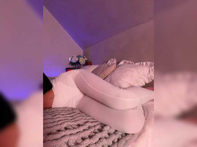 HollyPolly111 online show from August 13, 3:53 am