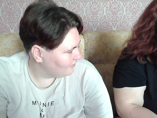 HollyXEva online show from August 3, 8:32 am
