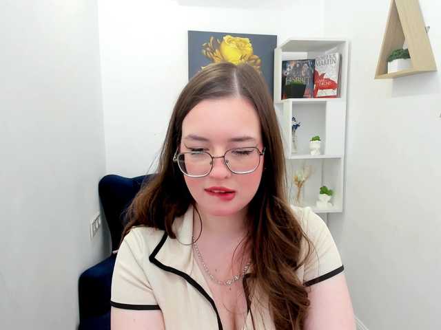 HoneyGlow online show from July 14, 9:37 pm