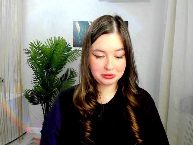 HoneyGlow online show from August 16, 8:13 pm