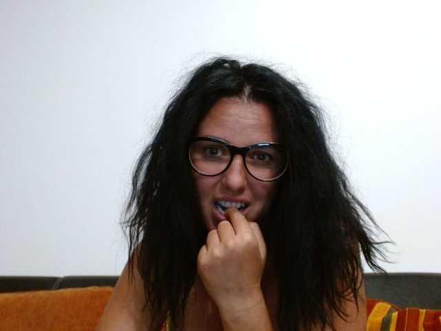 Erikka online show from June 26, 2:15 am