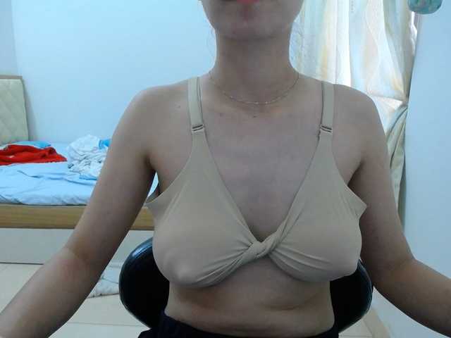 HotQueen93 online show from August 4, 3:25 am