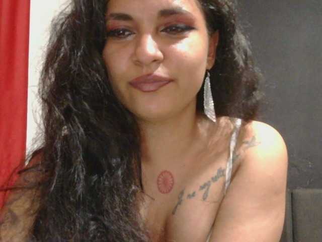 HotVenesse online show from May 29, 5:32 am