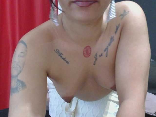 HotVenesse online show from May 29, 7:44 am