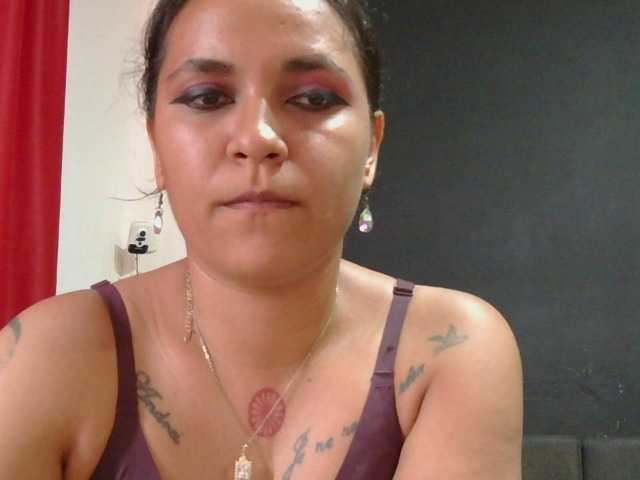 HotVenesse online show from August 6, 7:40 am