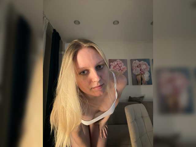HotWillow online show from August 8, 5:35 pm